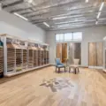 Qual piso vinílico é melhor para você: LVT vs. SPC vs. WPC